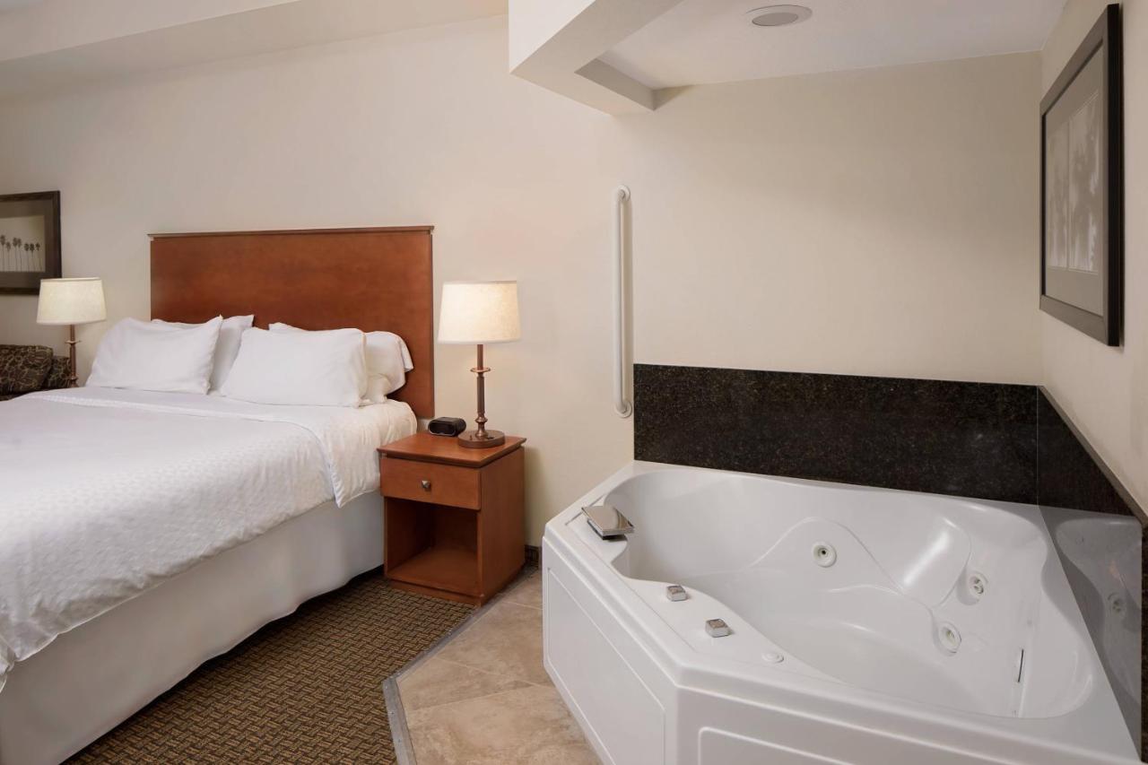 Four Points By Sheraton Fort Myers Airport Exterior foto